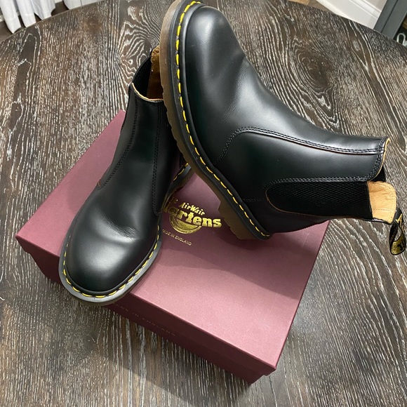 Dr. Martens 2976 VINTAGE MADE IN ENGLAND CHELSEA BOOTS sz 7 - Picture 2 of 9